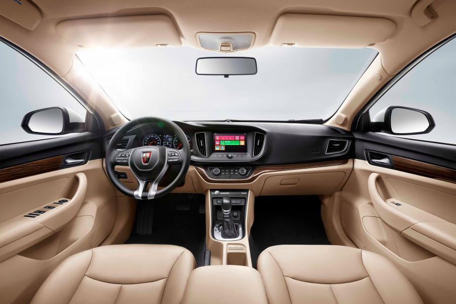 Торпедо Roewe 360 (AP14) 2017 года  (фото 3 из 5)
